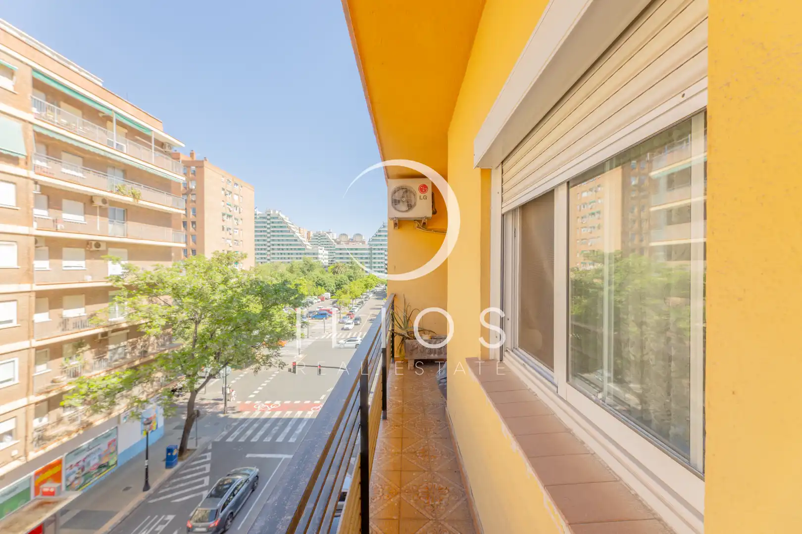 Flat with terrace for sale in Quatre Carreres