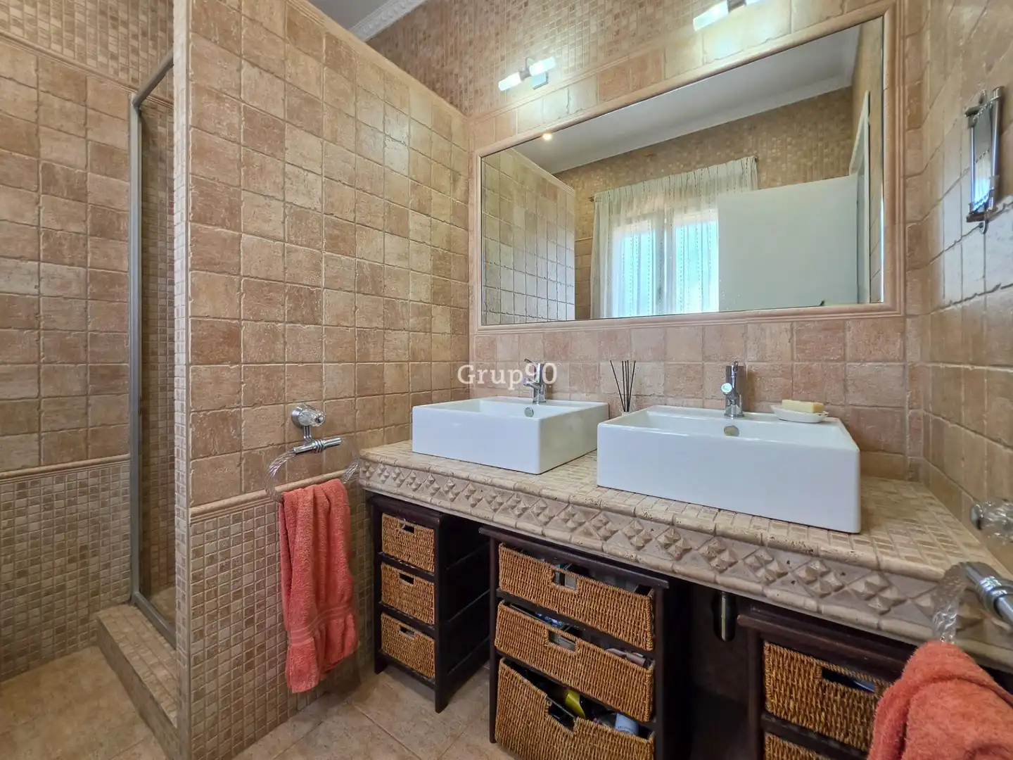 Bathroom of Houses for sale in Lleida  with Air Conditioner, Heating and Private garden