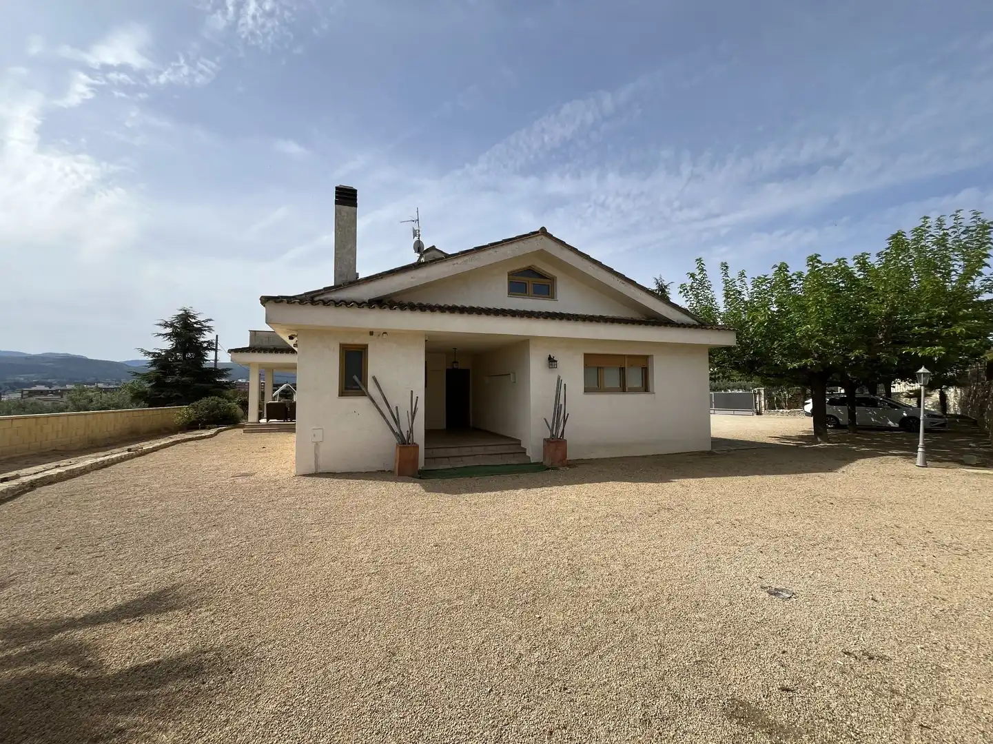 Vista exterior de Casa o xalet en venda en Ontinyent amb Aire condicionat, Calefacció i Jardí privat