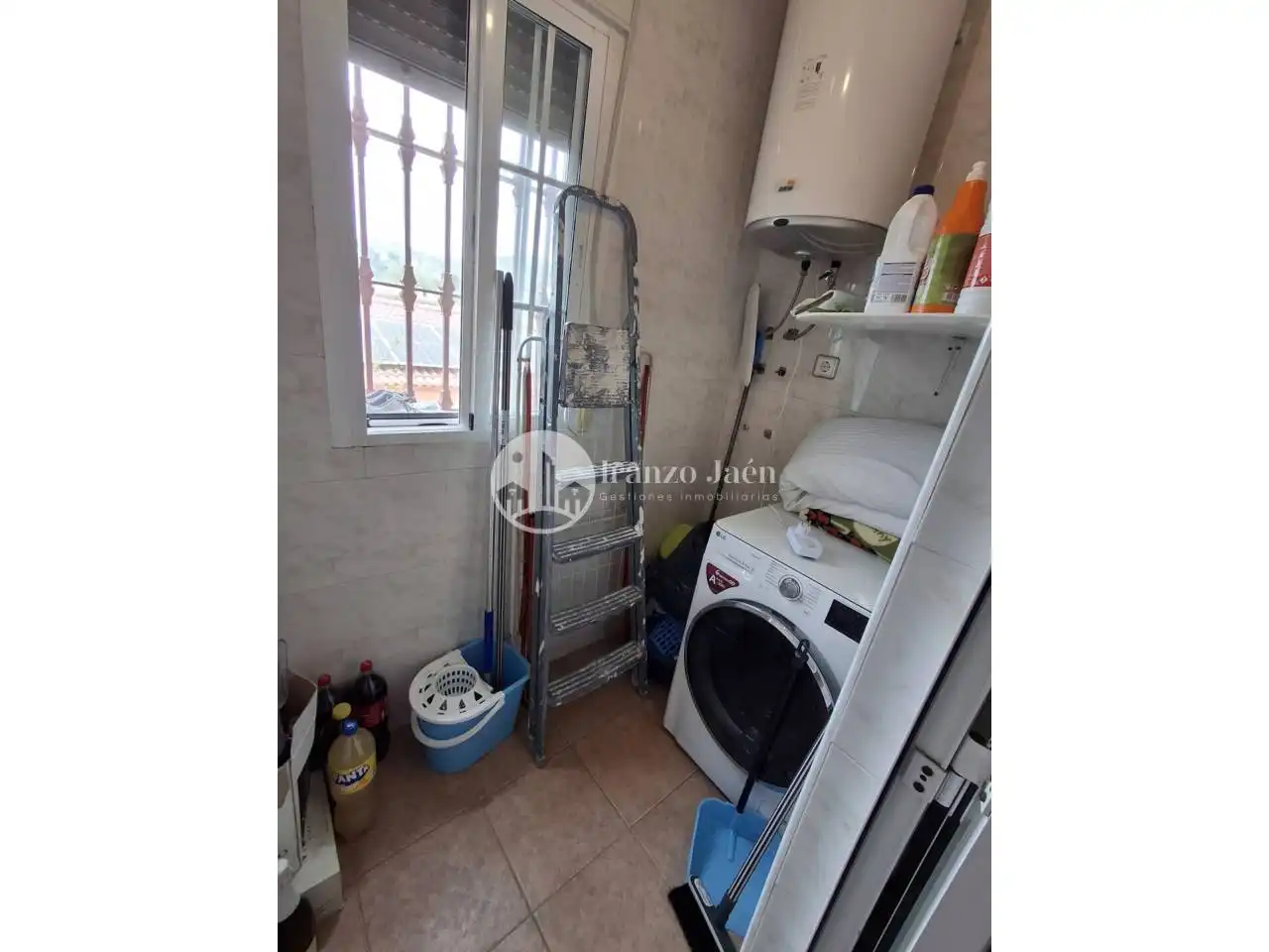 Houses for sale in Jaén  with Air Conditioner, Heating and Private garden