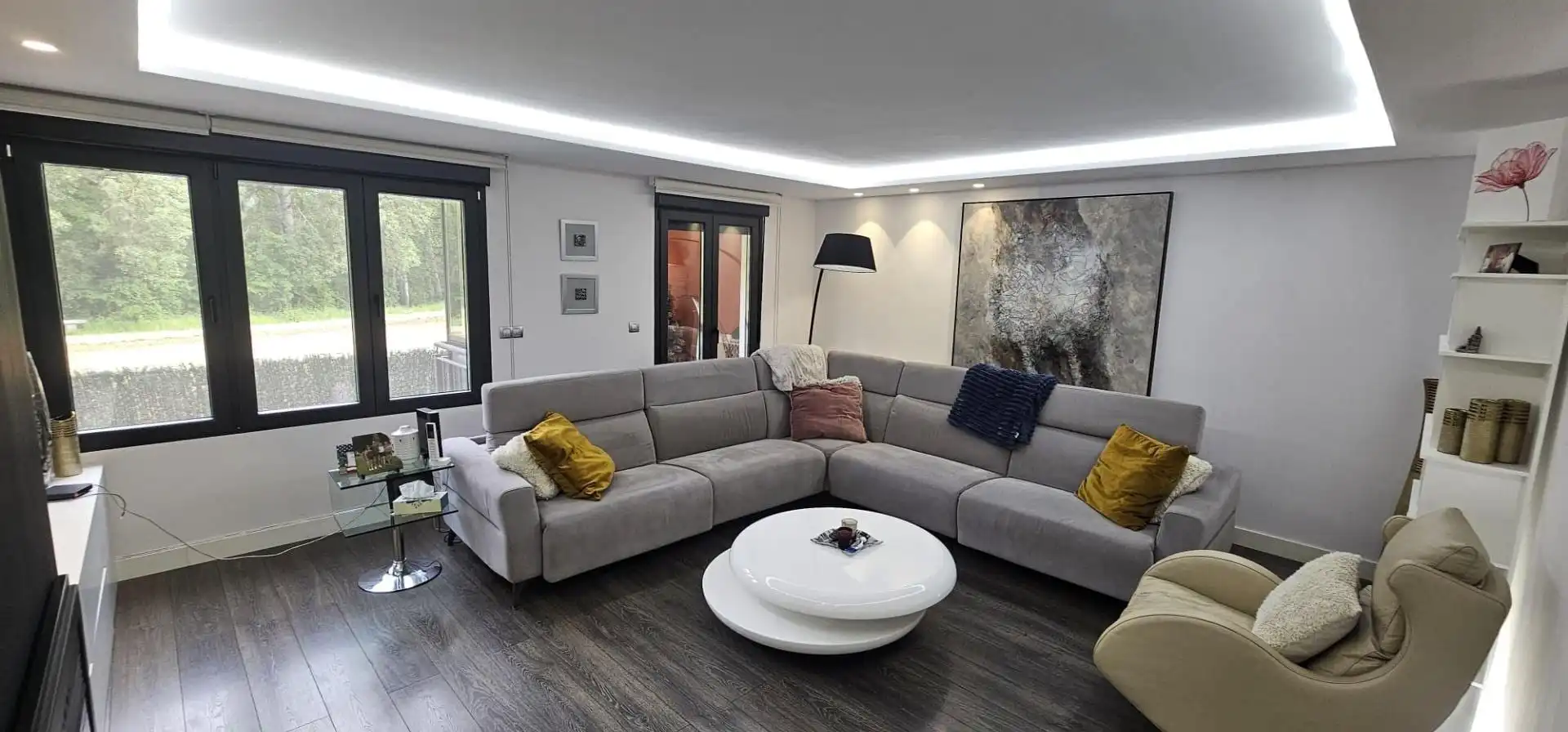 Wohnzimmer von Einfamilien-Reihenhaus zum Verkauf in Villaquilambre mit Heizung, Privatgarten und Parkett