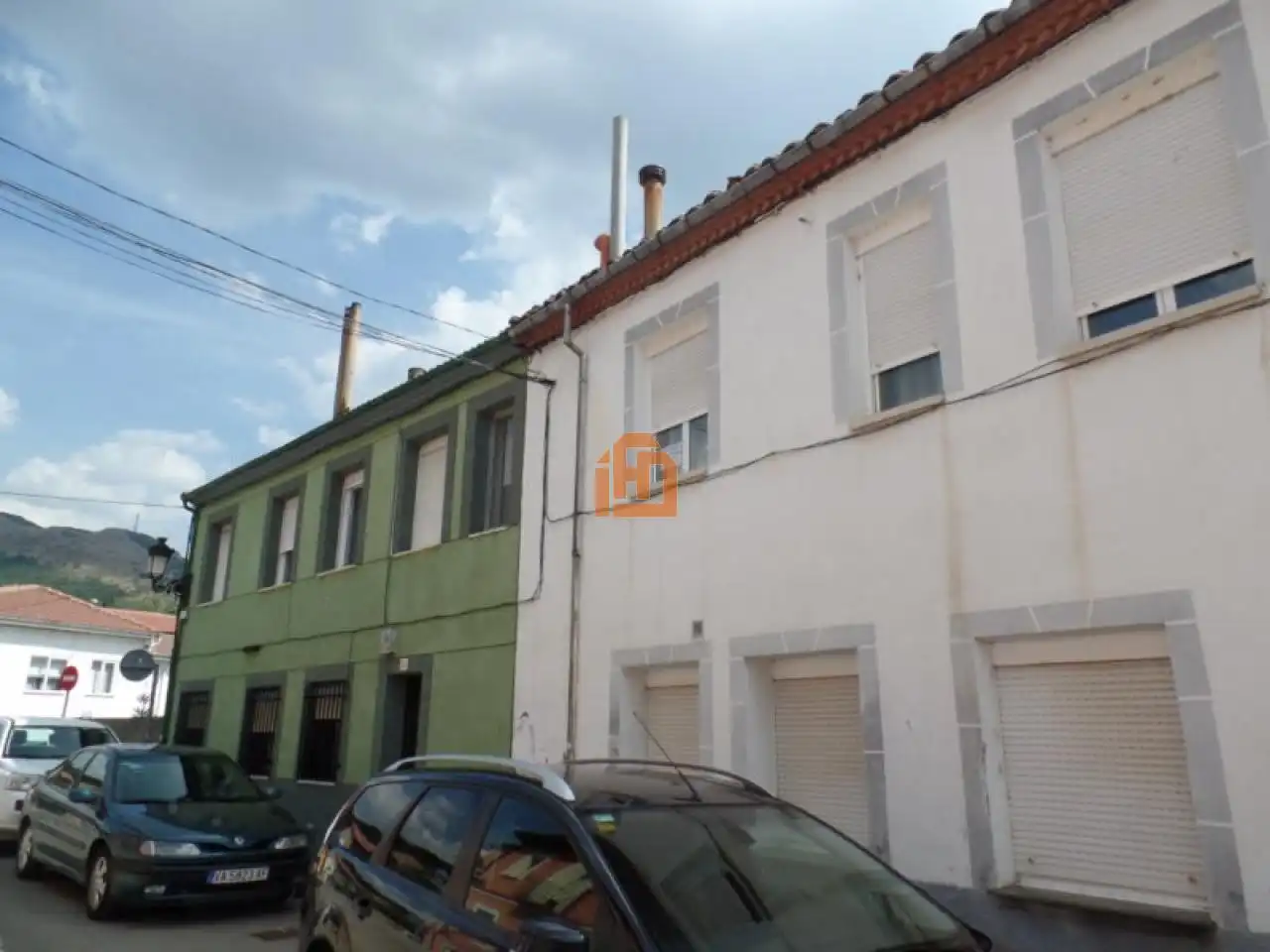 Vista exterior de Apartamento en venta en La Pola de Gordón  con Calefacción