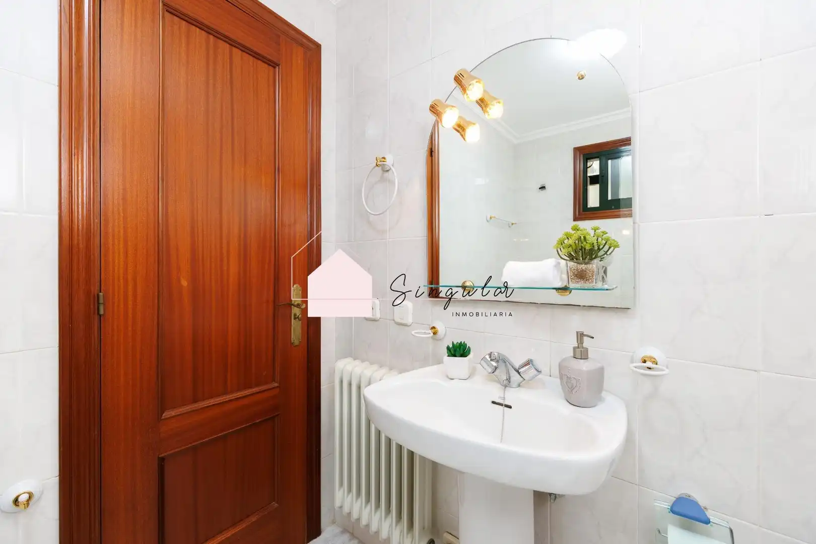 Bathroom of Flat for sale in Ponteareas  with Heating and Parquet flooring