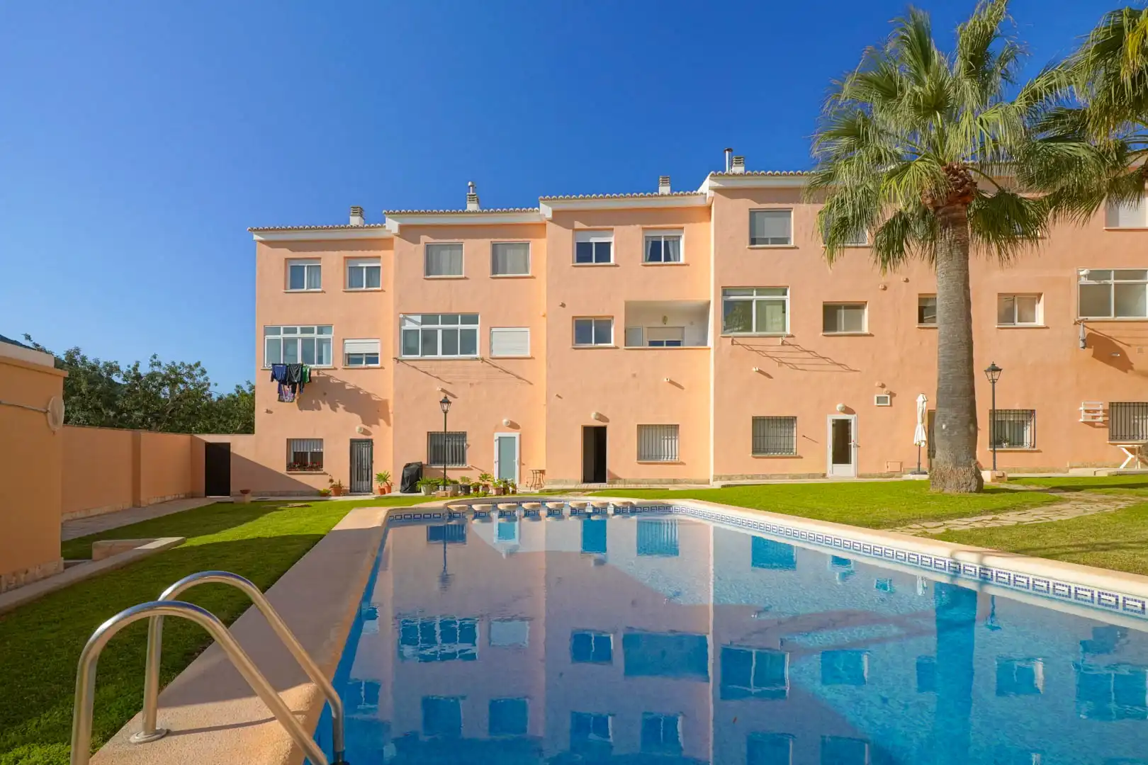 Adosado con terraza en venta en Jesús Pobre