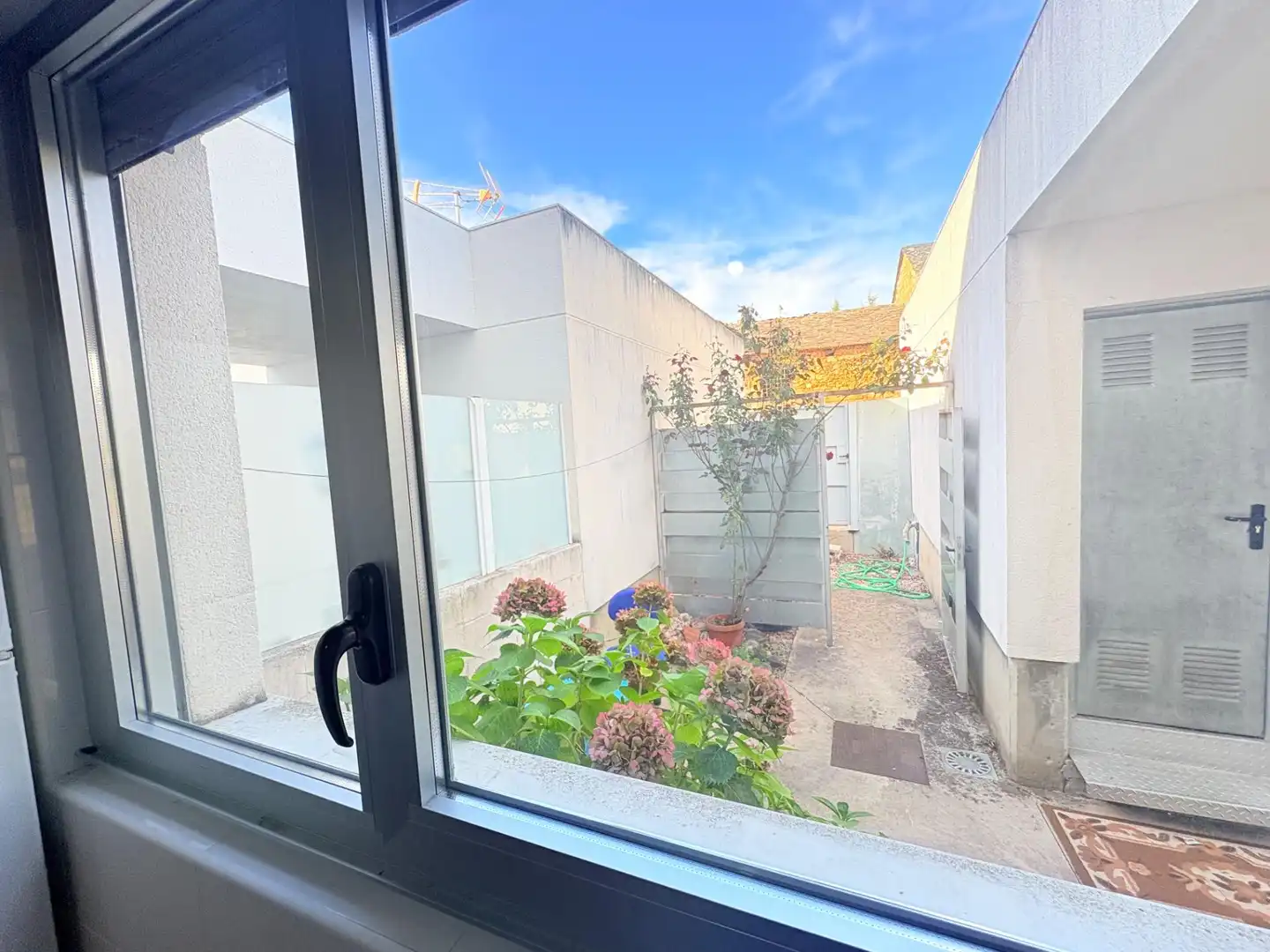 Jardí de Casa adosada en venda en Arganza amb Jardí privat