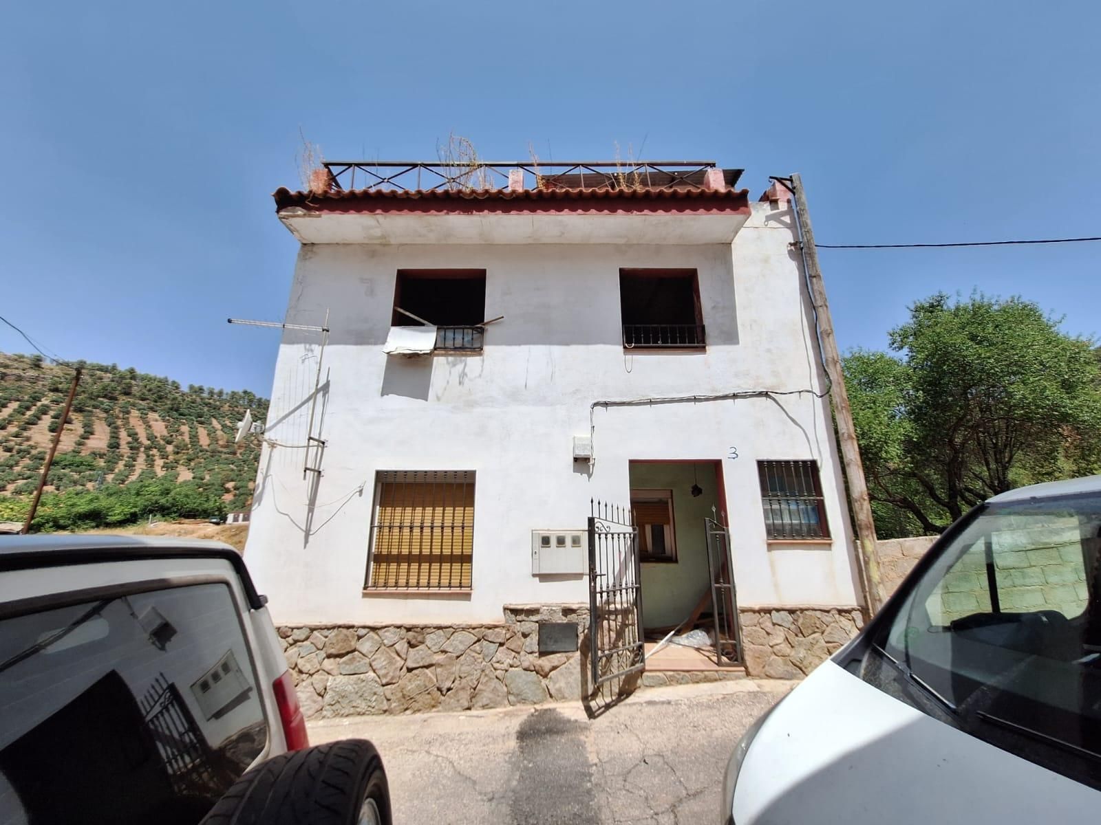 Vista exterior de Casa o xalet en venda en Benatae amb Terrassa
