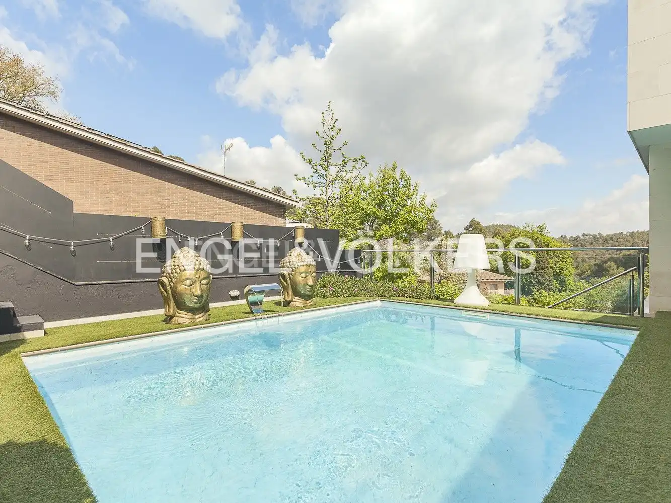 Piscina de Casa o xalet en venda en Sant Cugat del Vallès amb Calefacció, Jardí privat i Parquet