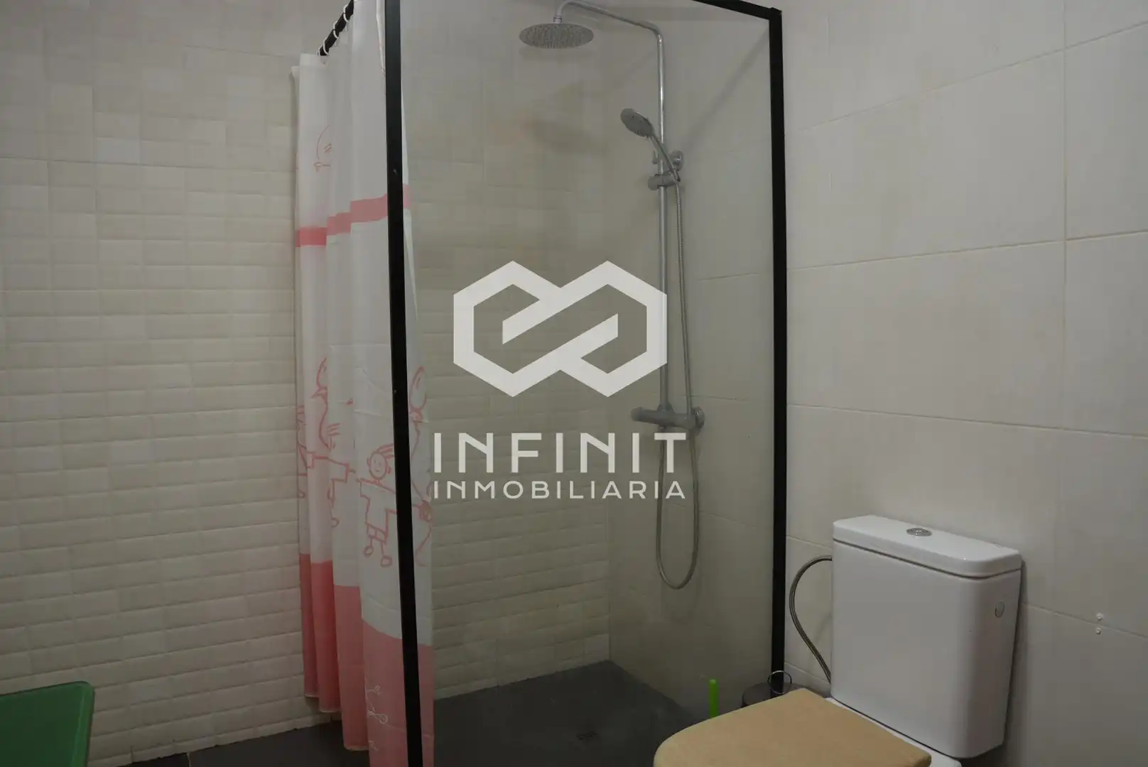 Baño de Casa o chalet en venta en Valdeaveruelo con Calefacción, Jardín privado y Terraza