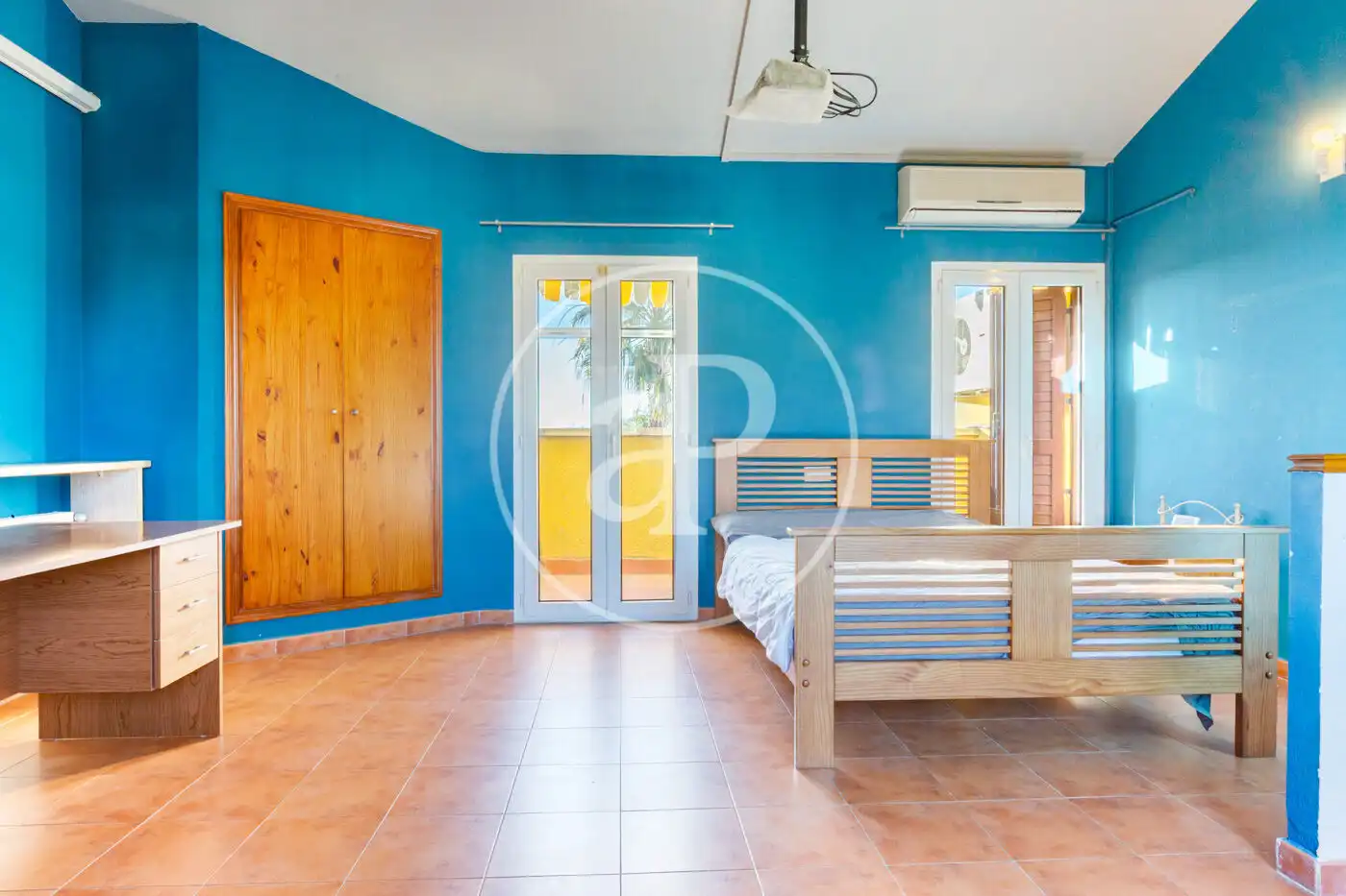 Habitación de Casa adosada en venta en Riba-roja de Túria con Aire acondicionado, Calefacción y Jardín privado