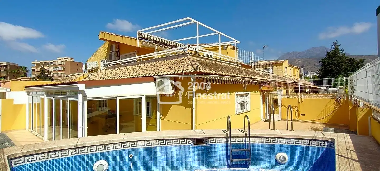 Piscina de Casa o xalet en venda en Finestrat amb Aire condicionat, Terrassa i Piscina