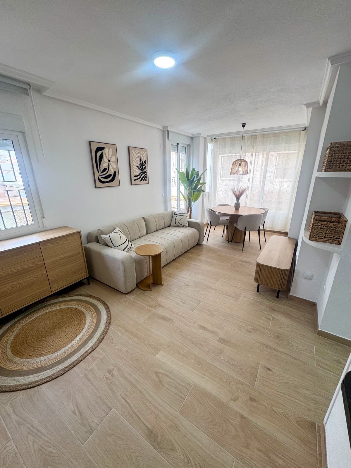 Living room of Flat to rent in Torrevieja  with Air Conditioner, Heating and Furnished