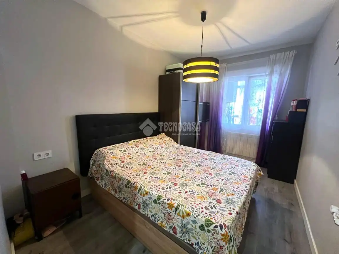 Bedroom of Flat for sale in Zaragoza  with Air Conditioner, Heating and Terrace