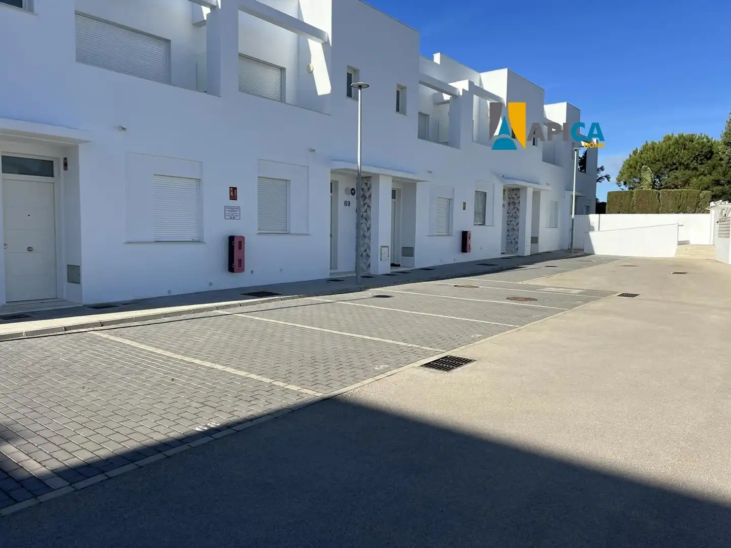 Vista exterior de Casa adosada en venta en Conil 