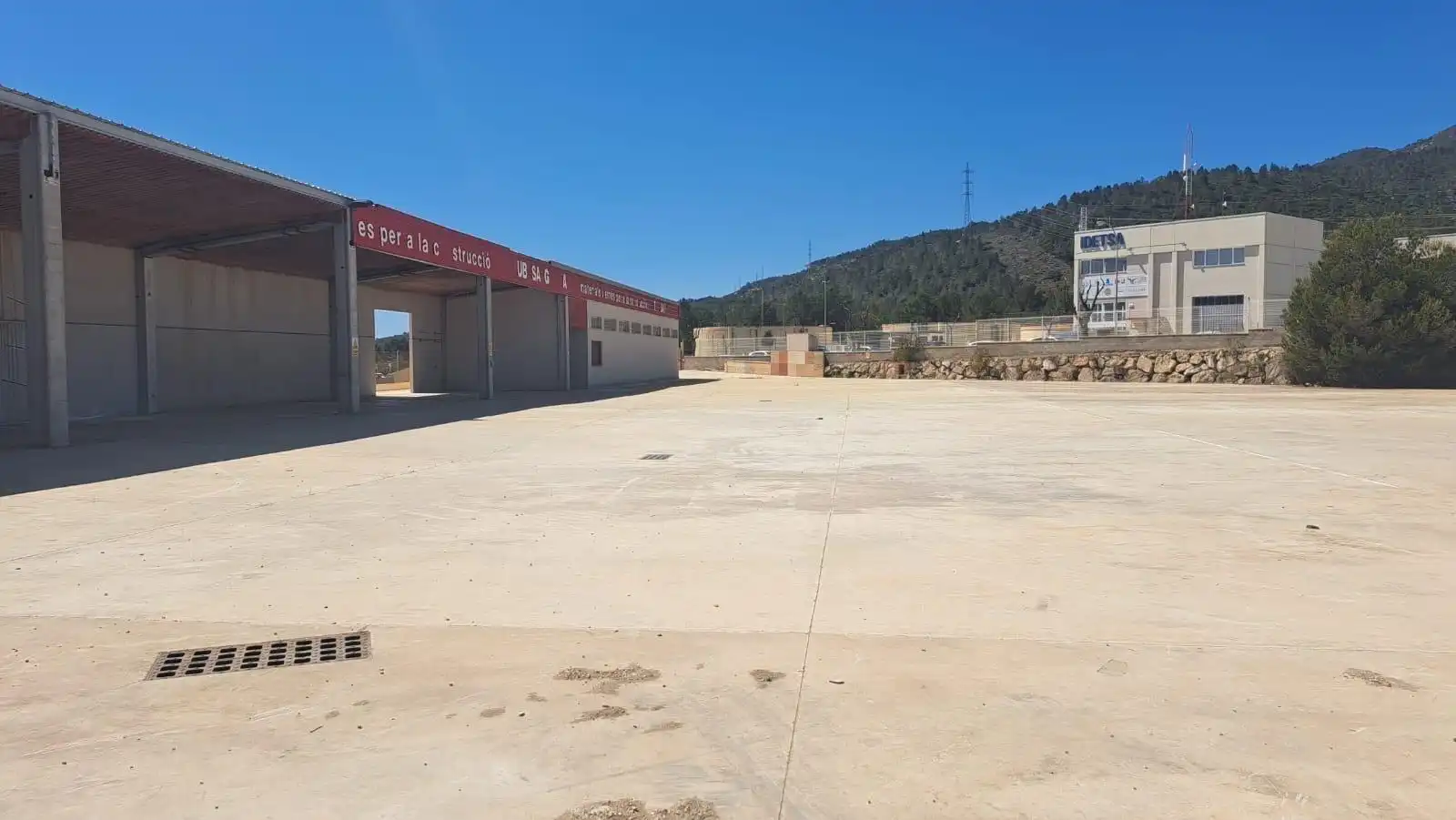 Parking of Industrial buildings for rent in L'Aldea