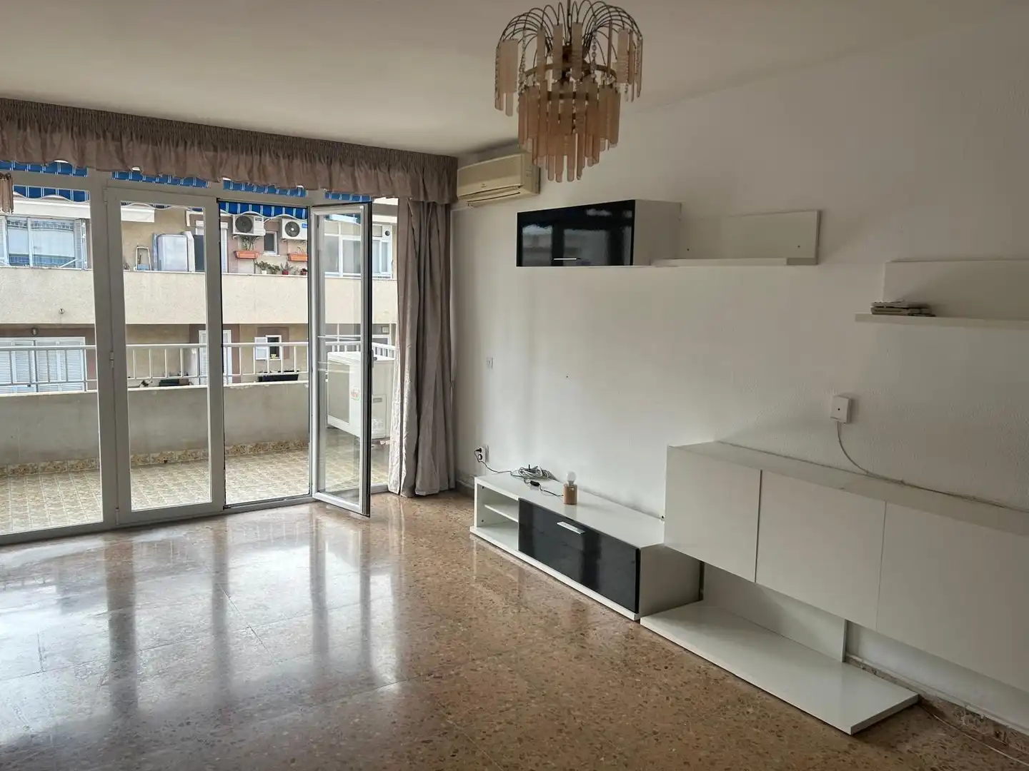 Wohnzimmer von Wohnung zum Verkauf in  Palma de Mallorca mit Klimaanlage, Terrasse und Abstellraum