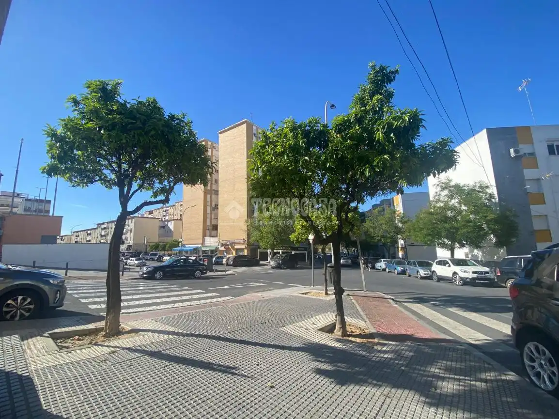 Vista exterior de Piso en venta en Huelva con Aire acondicionado y Balcón