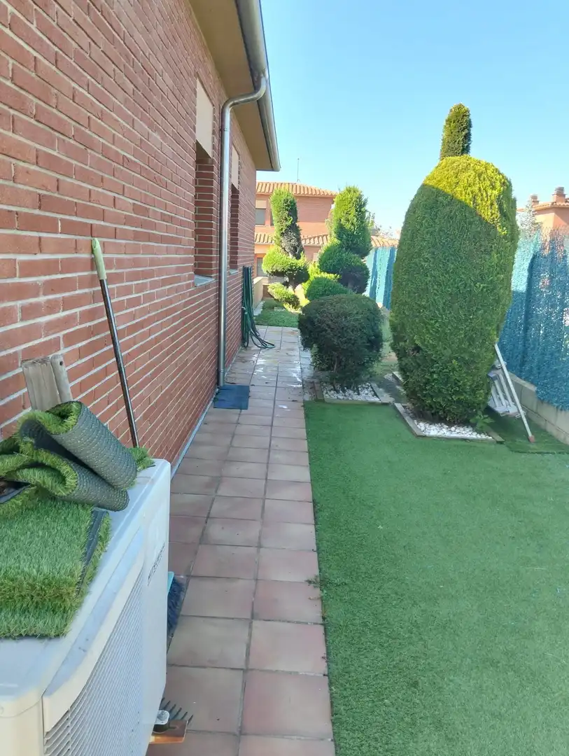 Jardín de Casa o chalet en venta en Llambilles con Aire acondicionado, Calefacción y Jardín privado