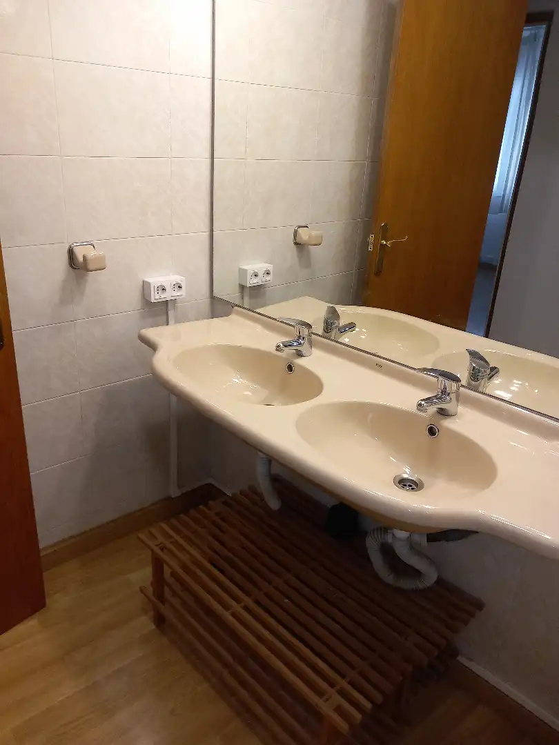 Badezimmer von Haus oder Chalet zur Miete in Barcelona mit Klimaanlage, Heizung und Parkett