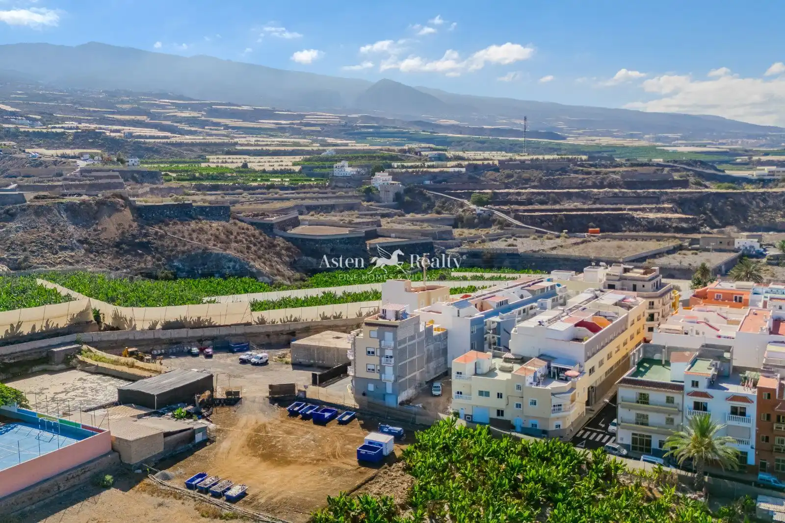 Vista exterior de Terreno en venta en Guía de Isora