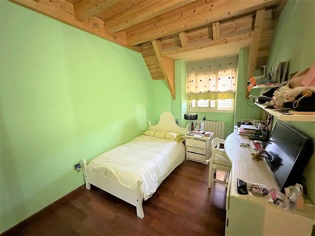 Dormitori de Casa o xalet en venda en Sant Andreu de la Barca amb Aire condicionat, Calefacció i Jardí privat