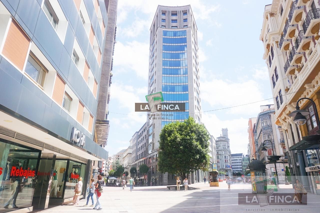 Vista exterior de Pis en venda en Oviedo  amb Calefacció