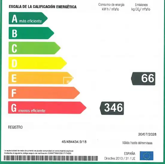 Vista exterior de Piso en venta en Madrid con Calefacción y Terraza