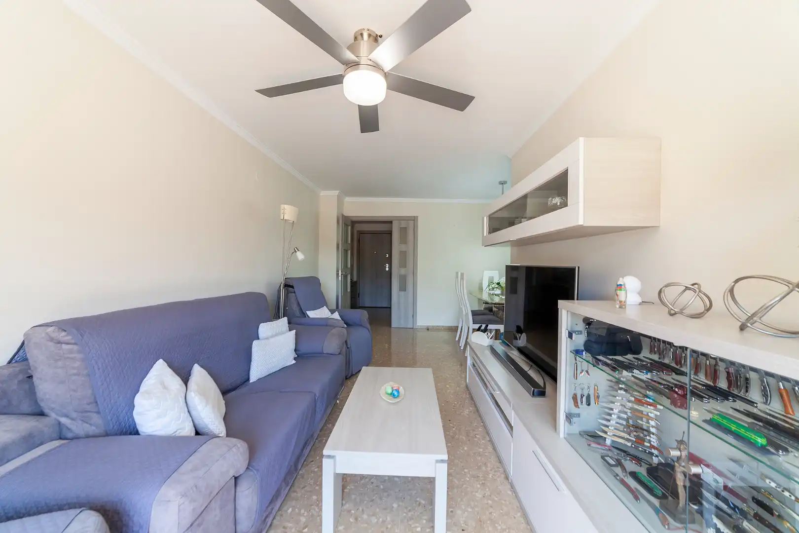 Living room of Flat for sale in Manises  with Air Conditioner, Heating and Oven