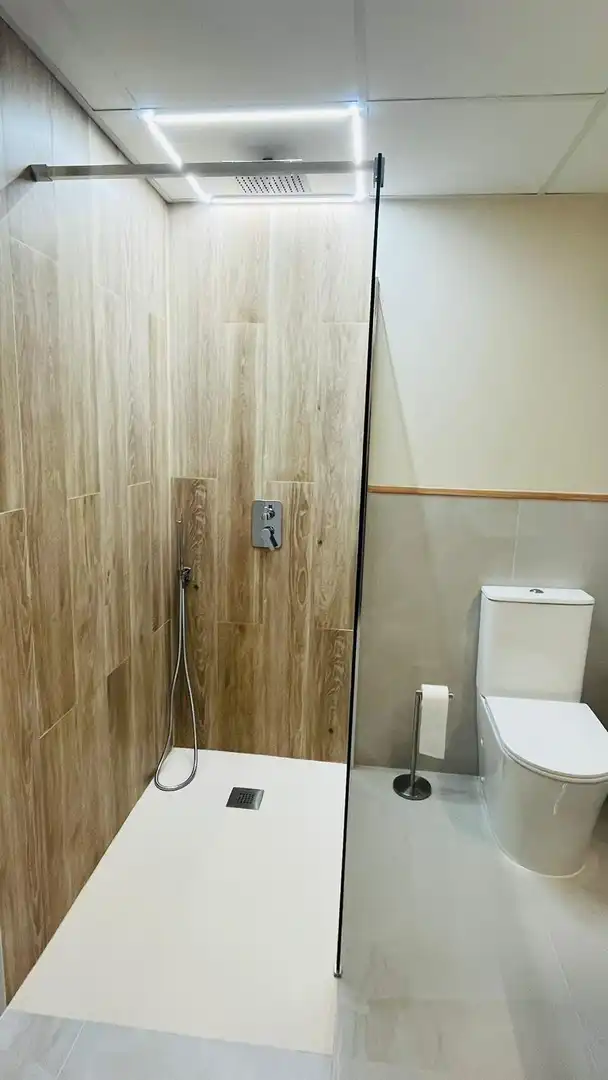 Badezimmer von Wohnung zum Verkauf in Carcaixent mit Parkett, Terrasse und Abstellraum