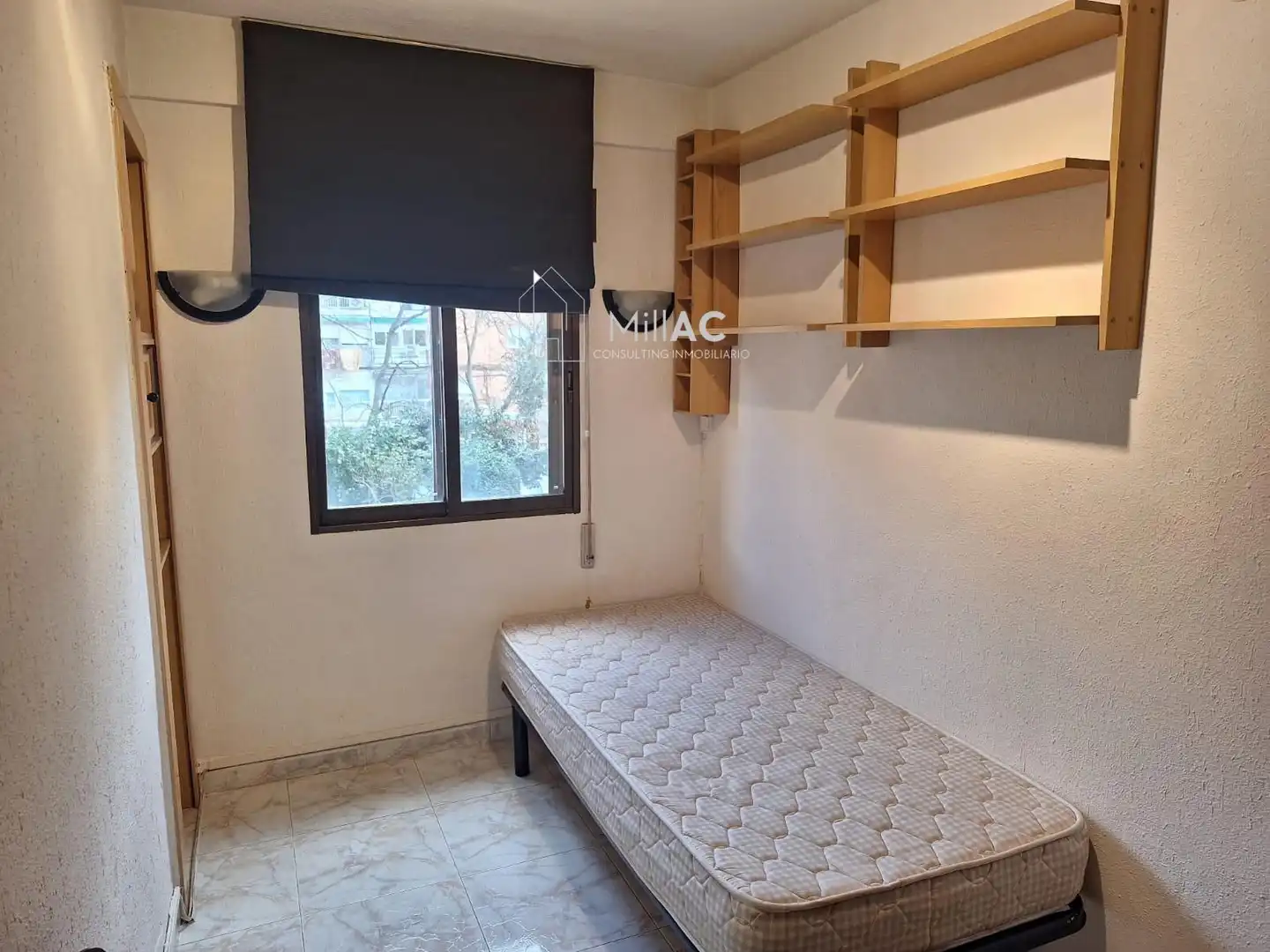 Flat for rent in Madrid  with Air Conditioner, Heating and Furnished