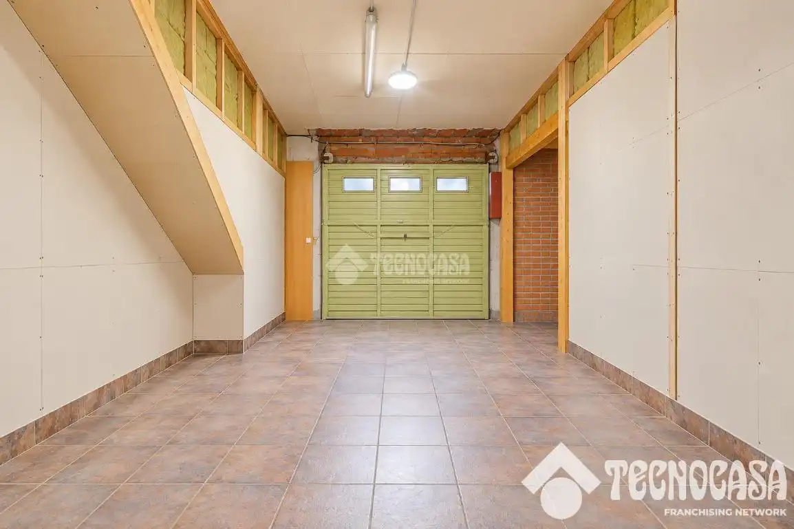 Casa aparellada amb terrassa en venda a Cerdanyola, imagen 23