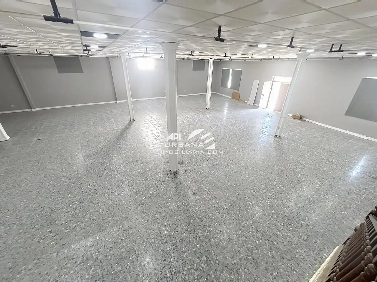 Industrial building to rent in De Rute