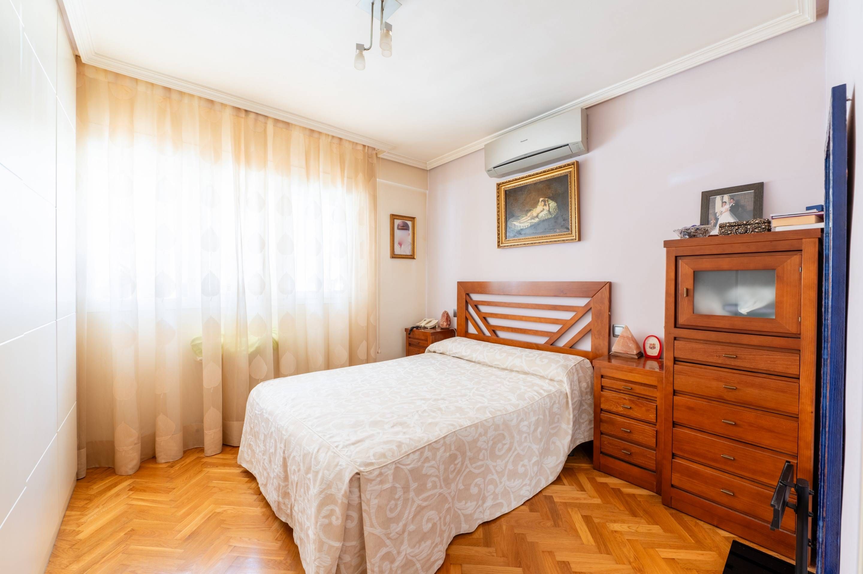 Bedroom of Flat for sale in  Madrid Capital  with Air Conditioner and Heating