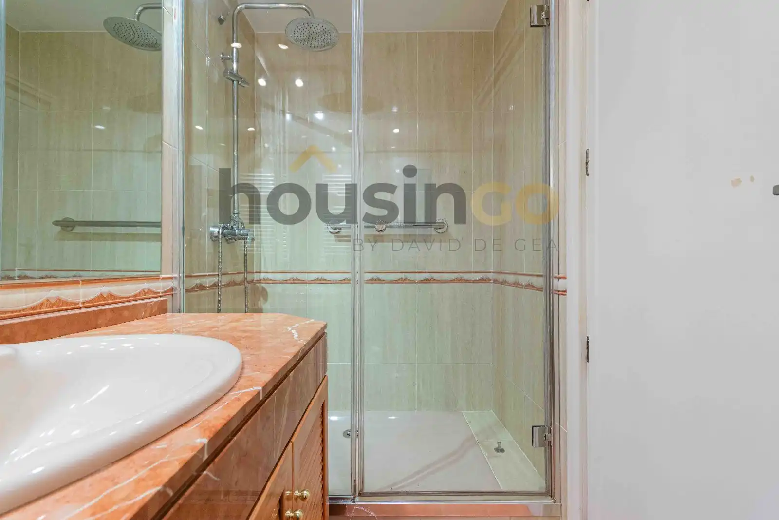 Badezimmer von Wohnung zur Miete in Madrid mit Heizung und Terrasse