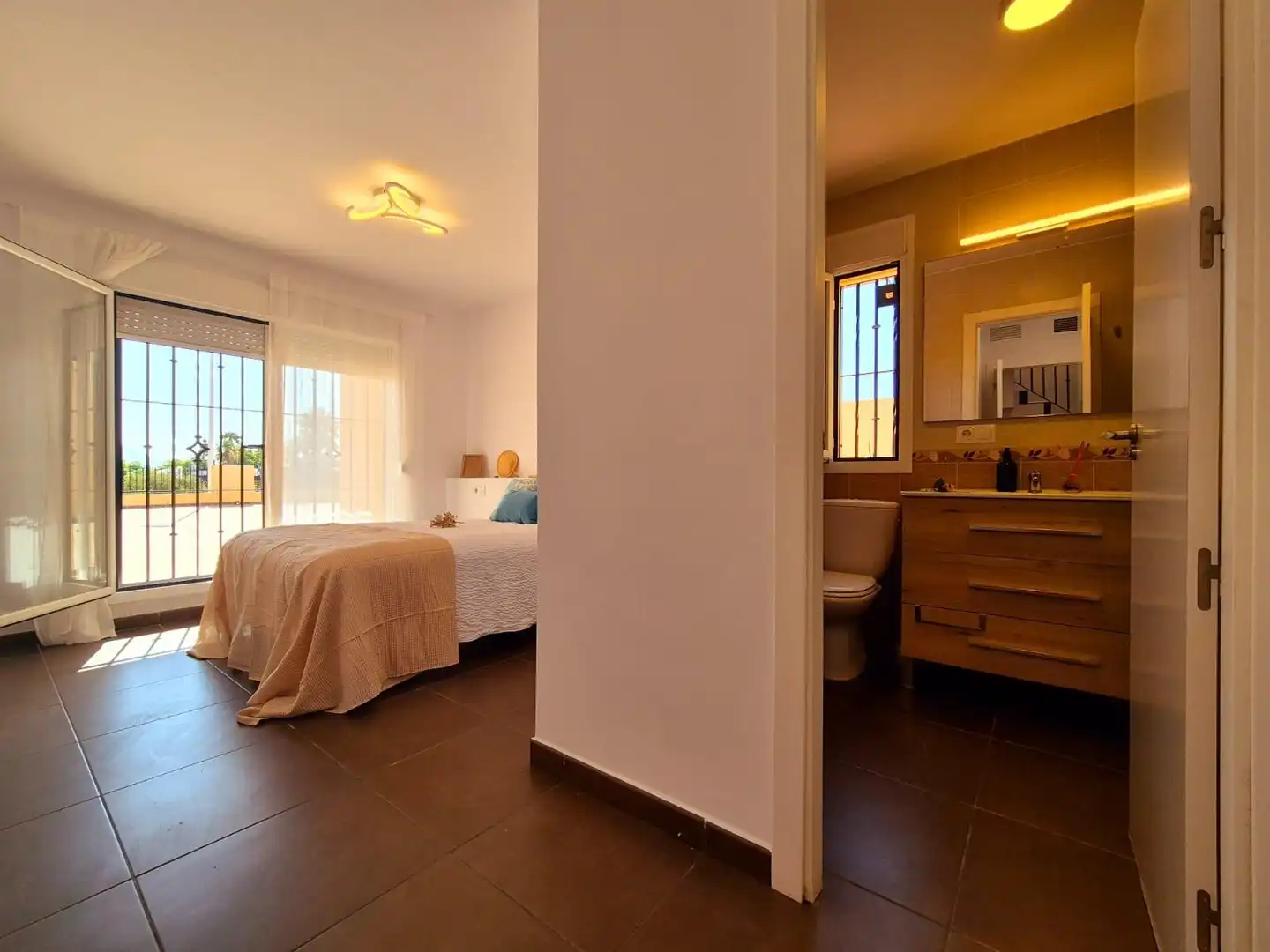 Habitación de Casa adosada en venta en Algeciras con Terraza y Balcón