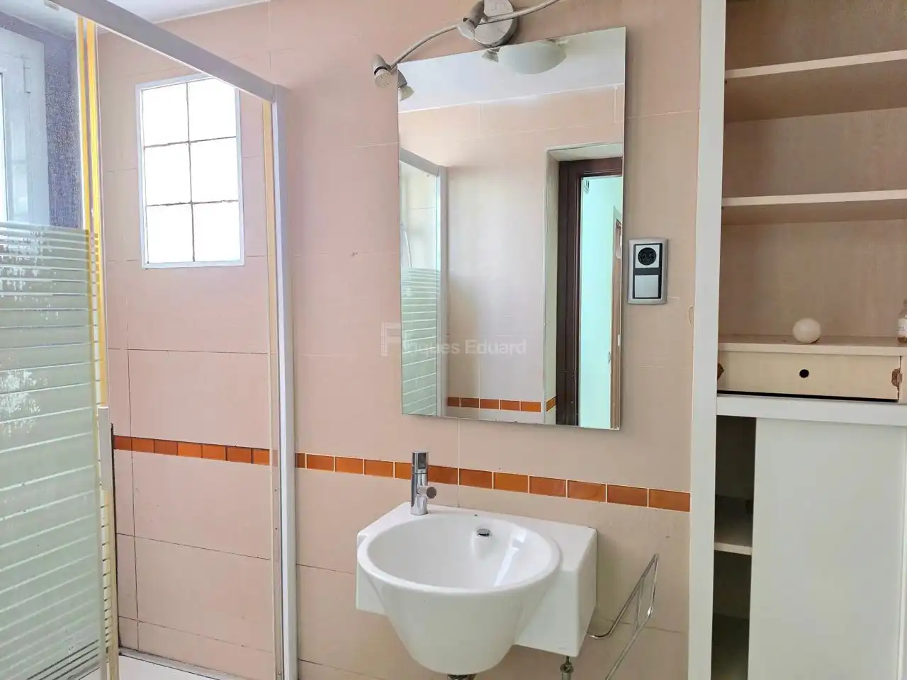 Badezimmer von Erdgeschoss zum Verkauf in Argentona mit Klimaanlage und Heizung