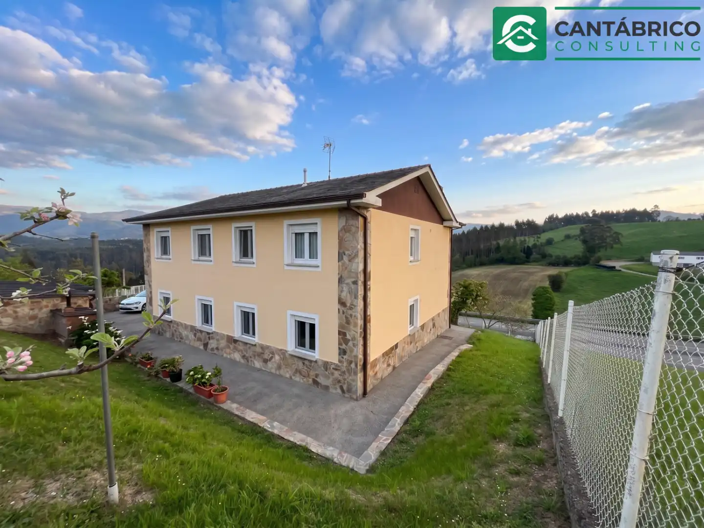 Exterior view of Houses for sale in Navia  with Heating and Furnished