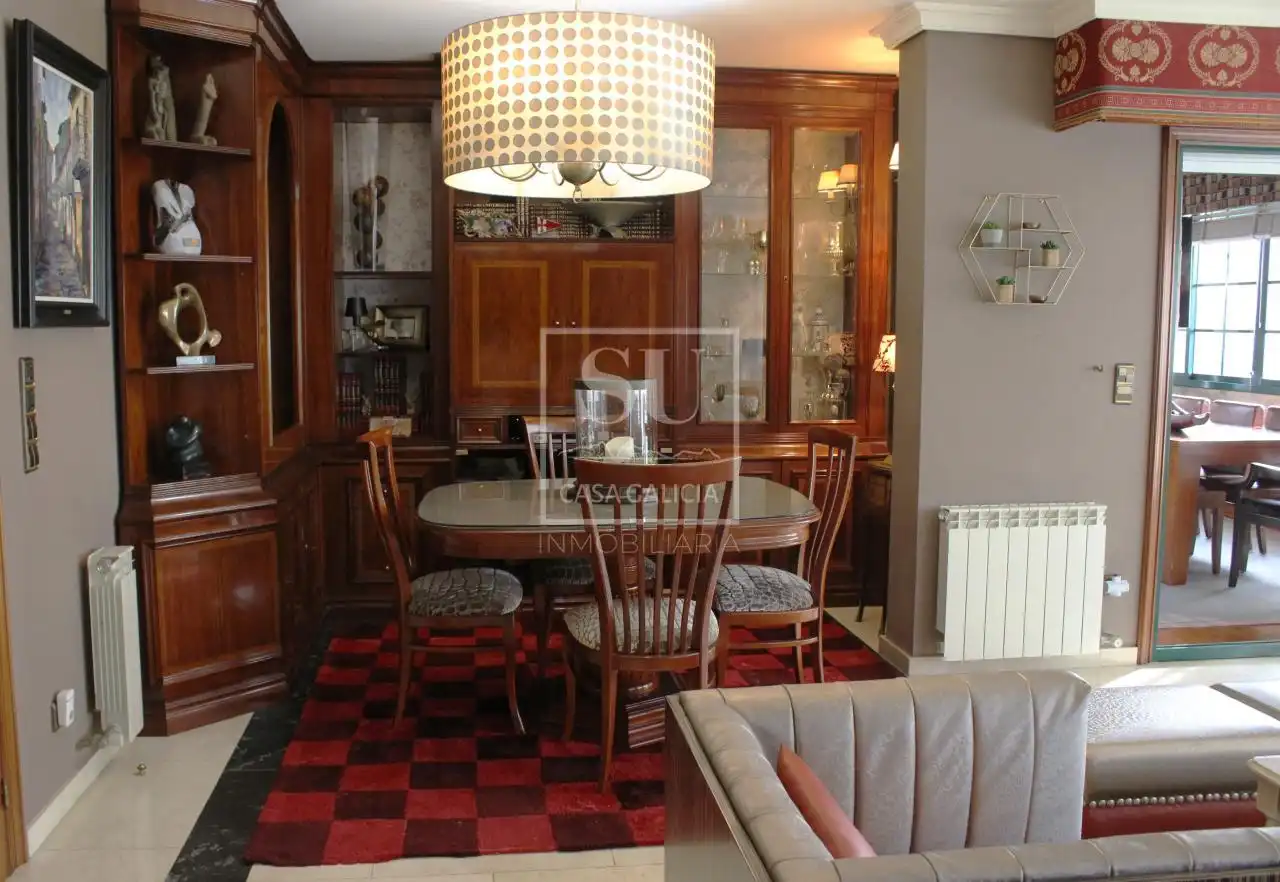 Comedor de Casa o chalet en venta en Vigo  con Calefacción, Jardín privado y Parquet