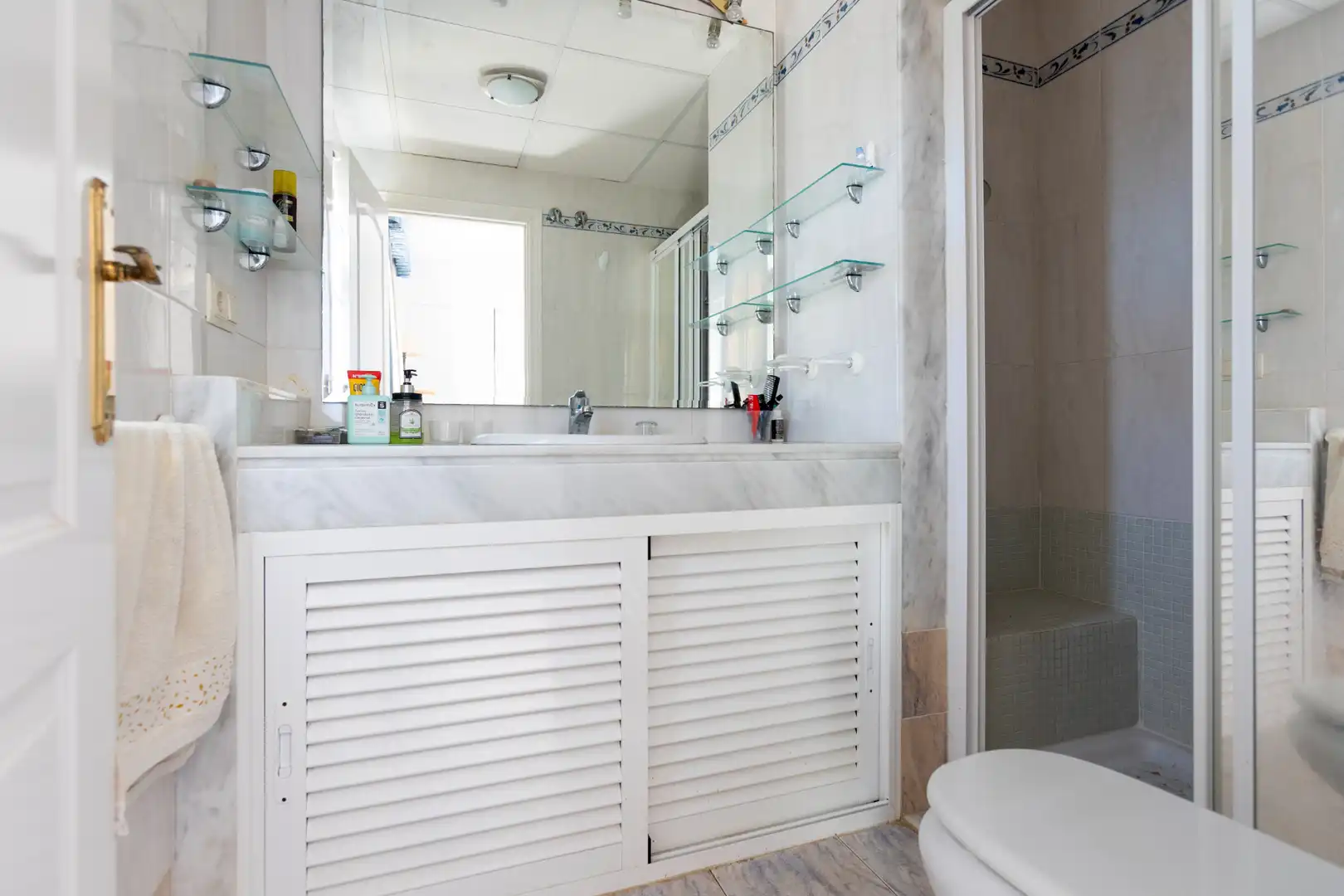 Baño de Ático en venta en Motril con Jardín privado, Terraza y Balcón