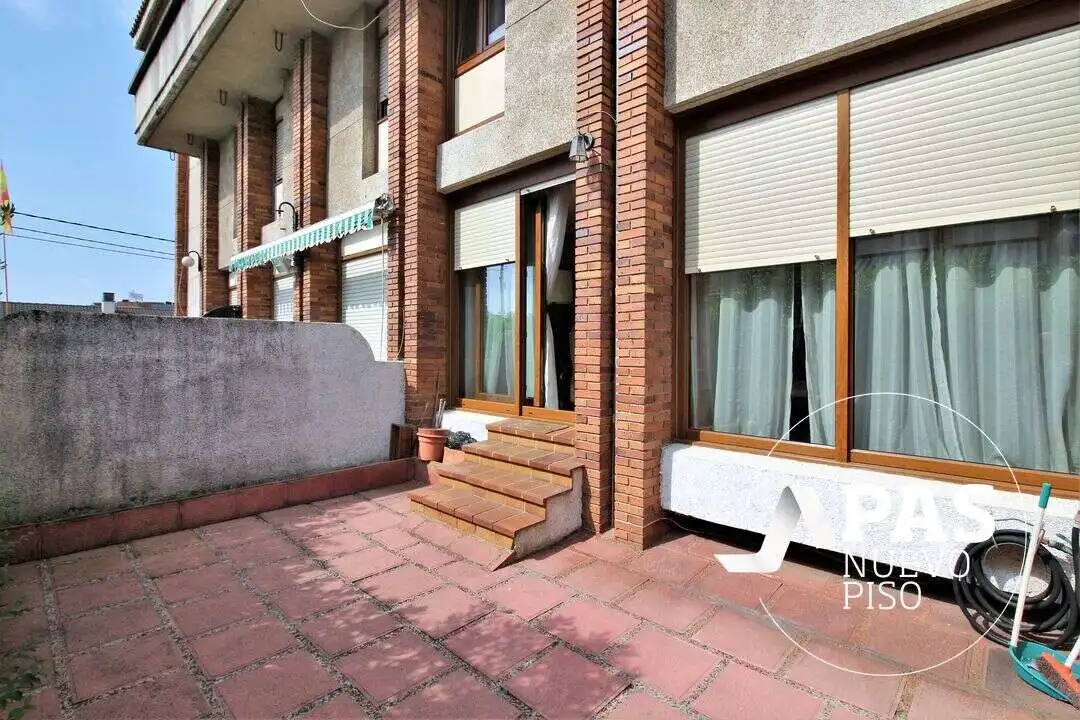 Vista exterior de Casa adosada en venda en Santander amb Calefacció, Jardí privat i Terrassa