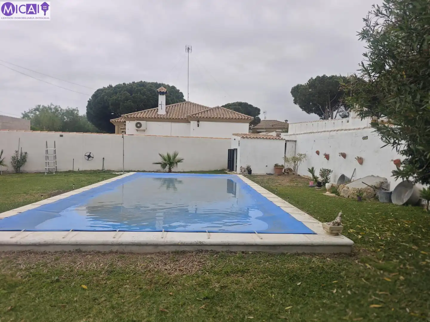 Piscina de Casa o chalet en venta en Chiclana de la Frontera con Jardín privado, Trastero y Piscina