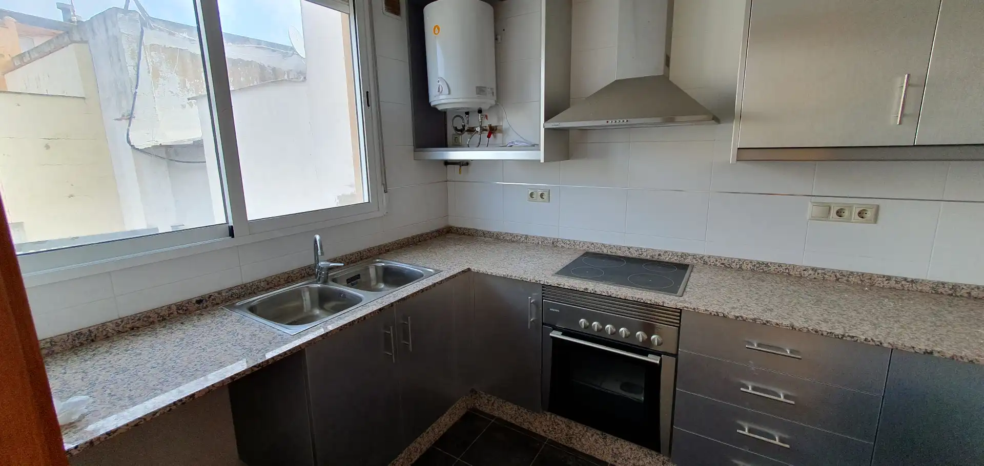 Cuina de Casa adosada en venda en Castelló de Rugat amb Balcó i Piscina comunitària