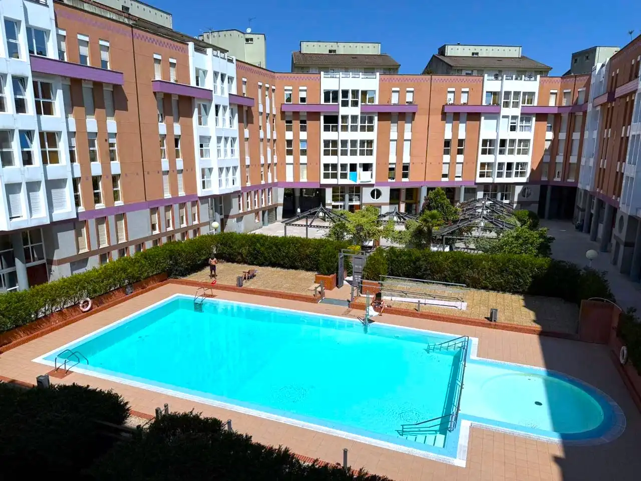 Piscina de Pis en venda en Castro-Urdiales amb Calefacció, Parquet i Internet