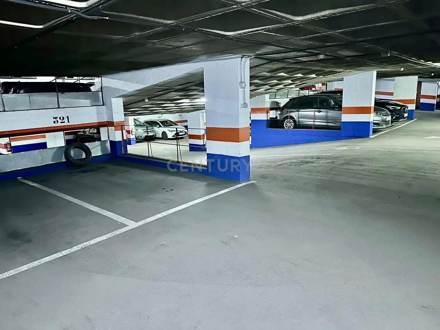 Aparcament de Apartament per a compartir en Madrid amb Aire condicionat, Forn i Rentadora