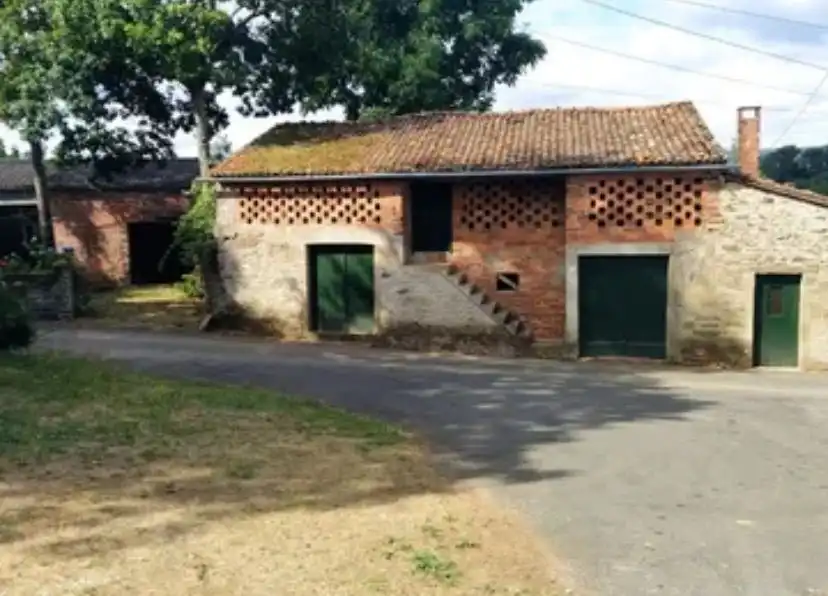 Casa rústica en venda a Lalín