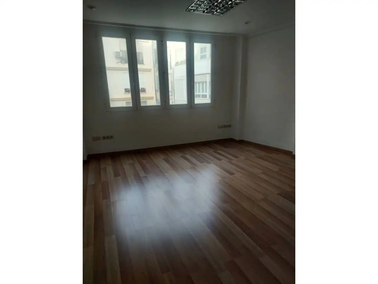 Schlafzimmer von Büro zur Miete in Ciutat Vella 