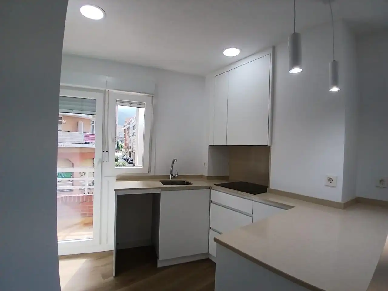 Kitchen of Flat for sale in Castro-Urdiales  with Heating, Parquet flooring and Balcony