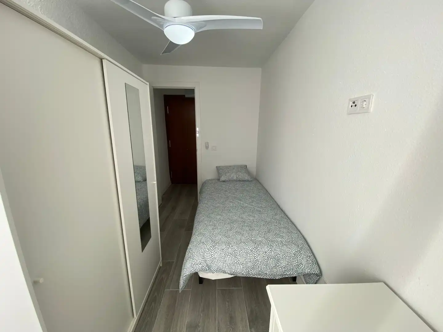 Habitación de Piso de alquiler en Madrid con Calefacción, Amueblado y Horno