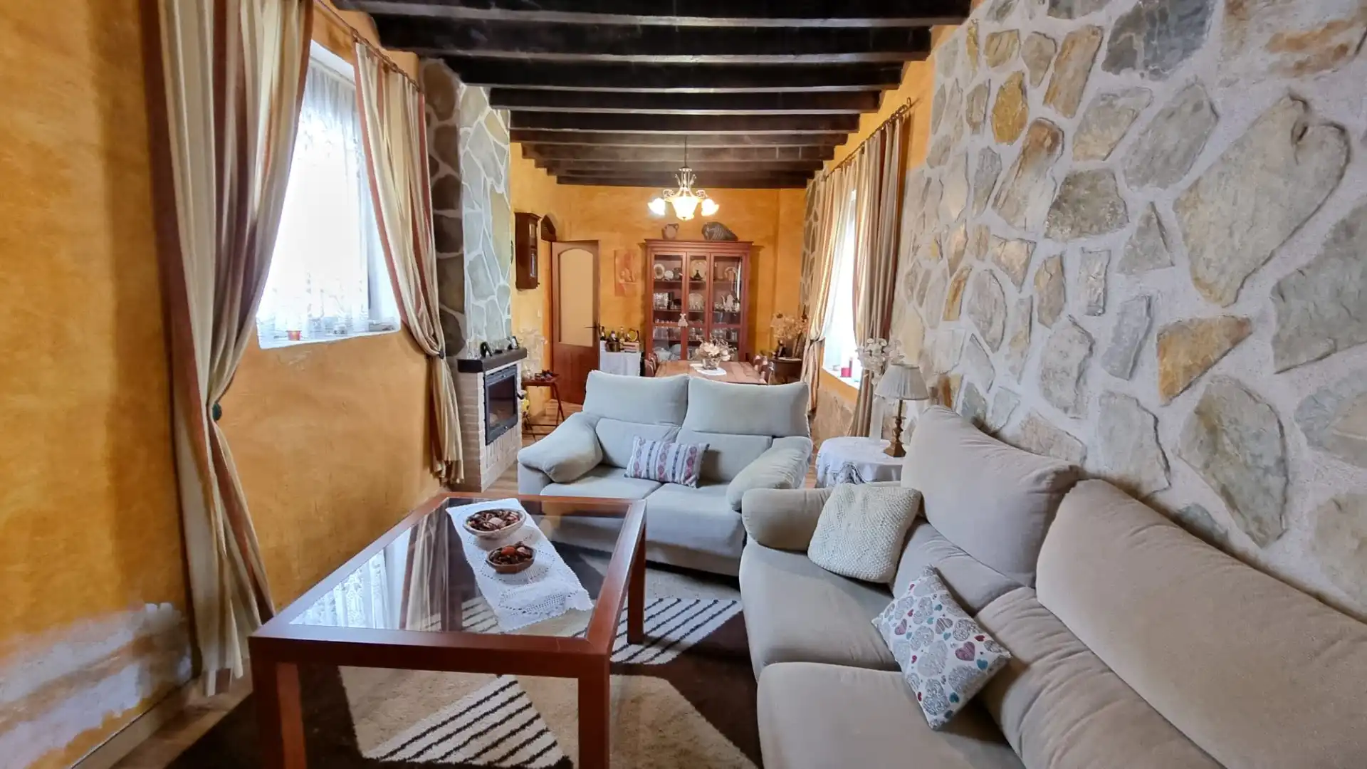 Sala de estar de Finca rústica en venta en Urda con Aire acondicionado