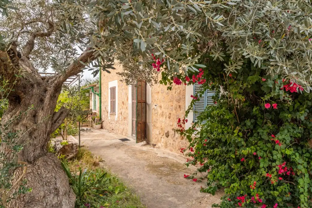 Country house with garden for sale in Sóller