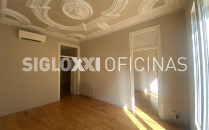 Dormitori de Oficina de lloguer en  Barcelona Capital amb Aire condicionat i Calefacció